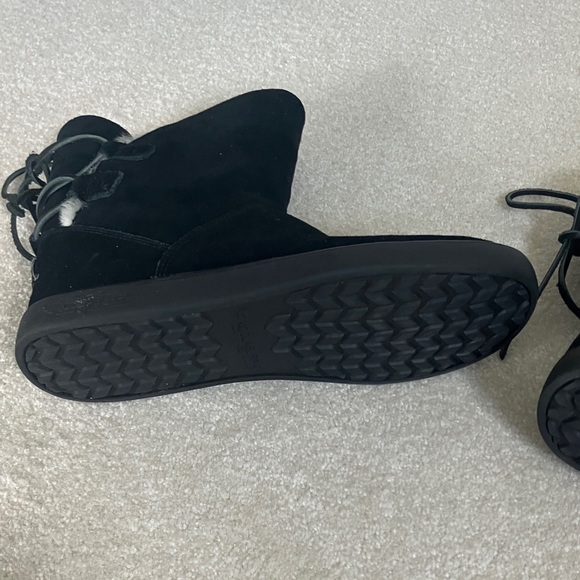 Ugg Kollaburra Boots with White Fur Lining